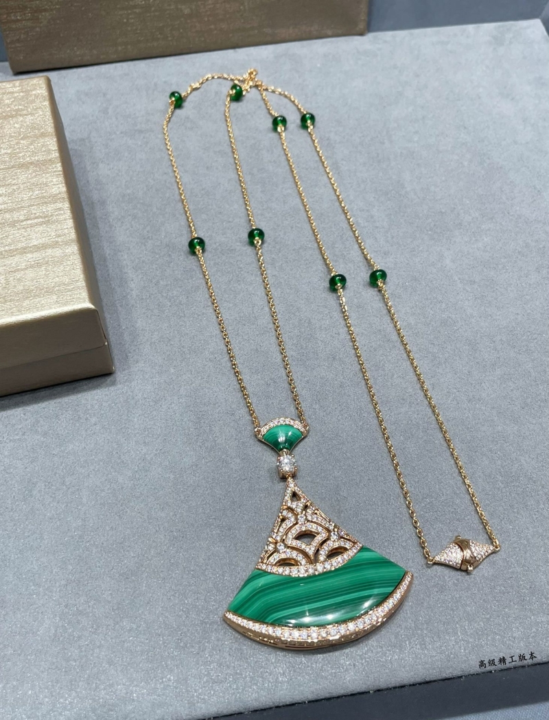 Bv1g*ai necklaces